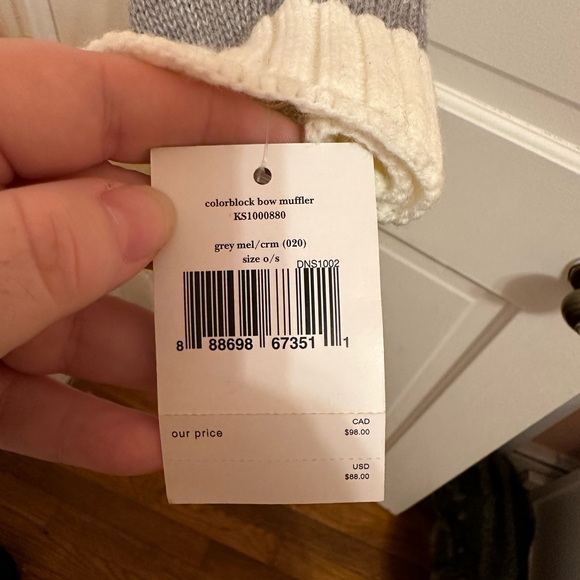 Brand new with tags Kate Spade gray and white bow scarf - Picture 2 of 5